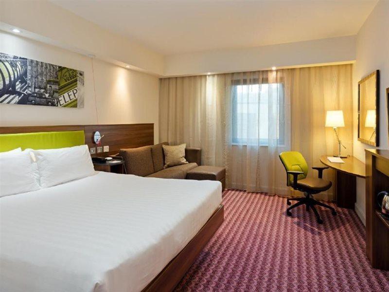 Отель Hampton By Hilton London Кройдон Экстерьер фото