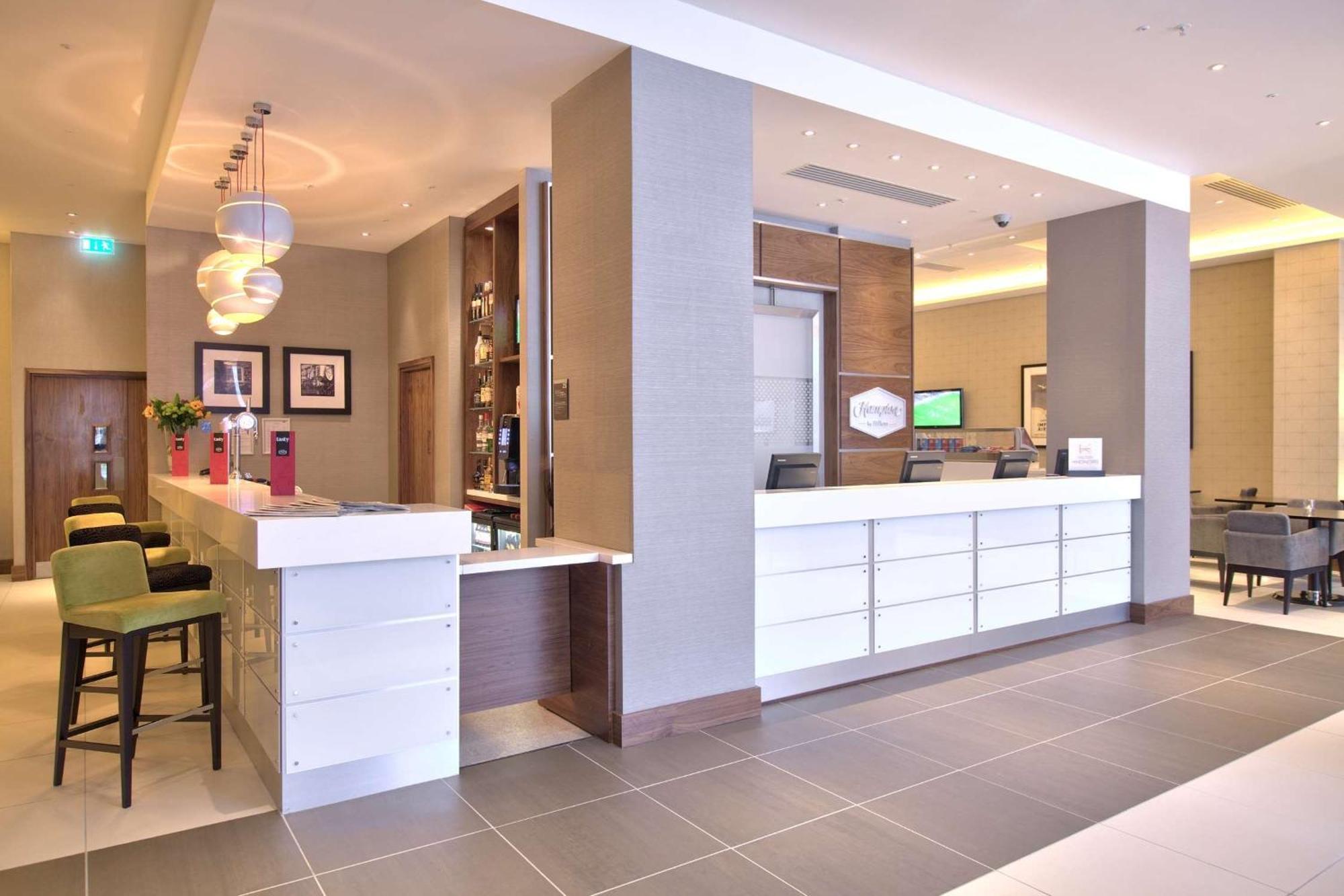 Отель Hampton By Hilton London Кройдон Экстерьер фото