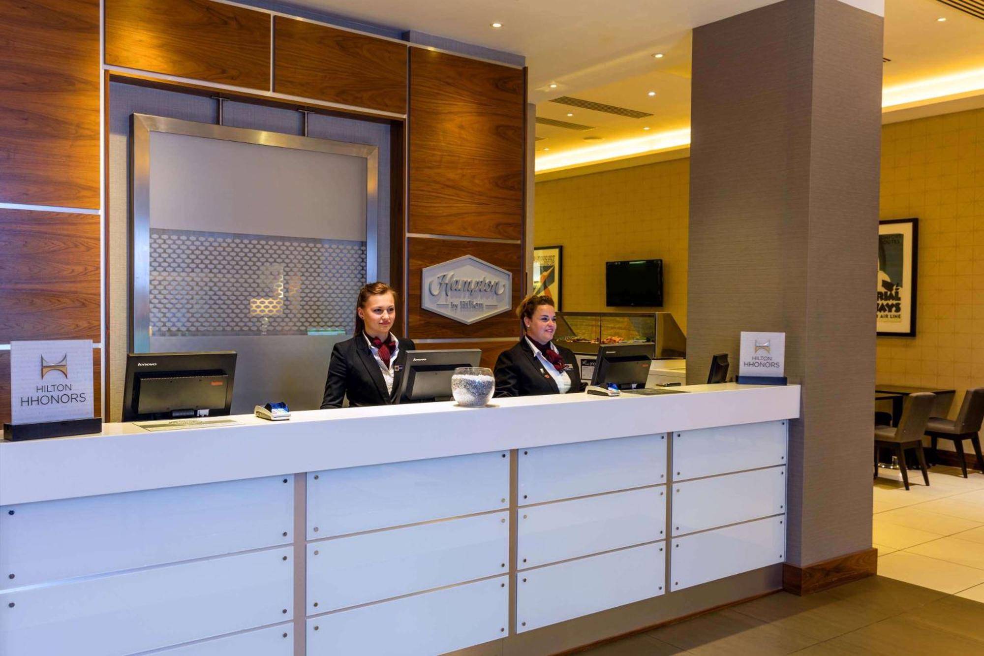 Отель Hampton By Hilton London Кройдон Экстерьер фото