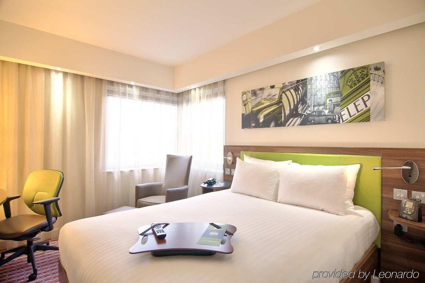 Отель Hampton By Hilton London Кройдон Экстерьер фото