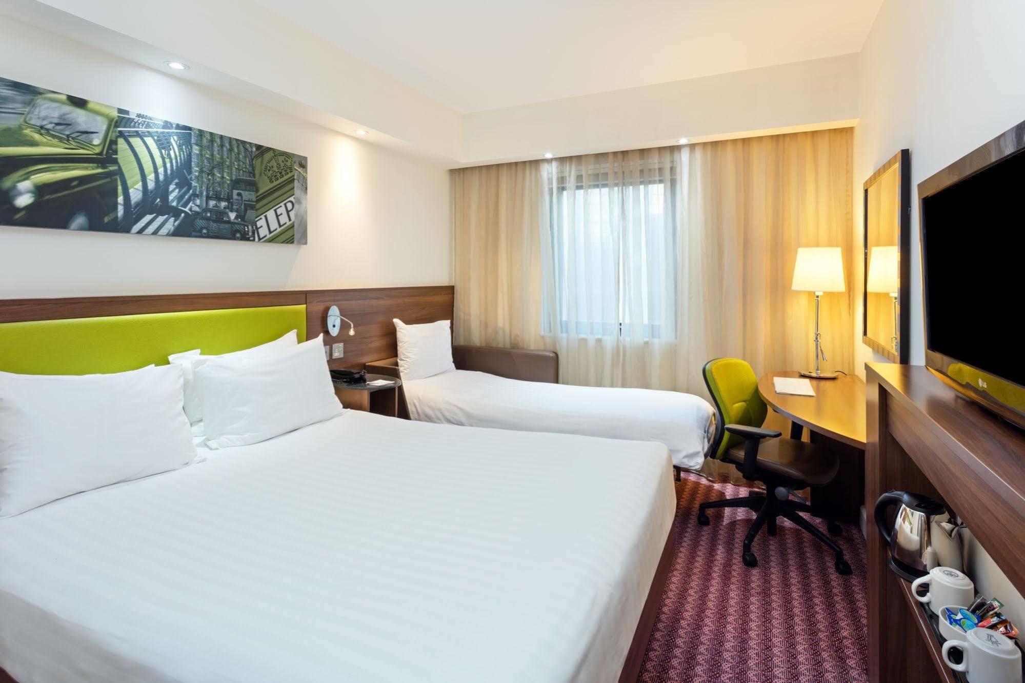 Отель Hampton By Hilton London Кройдон Экстерьер фото